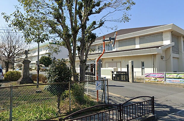 桶川小学校（約1,600m）