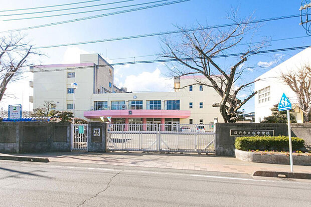 桜中学校（約819m）