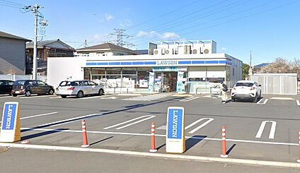 ローソン入間扇台店 819m