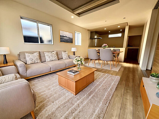 【LDK18帖】家族も自然と集まる空間に。（家具等はCGによるイメージです。）　