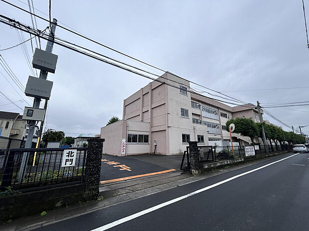 上平小学校（約500m）