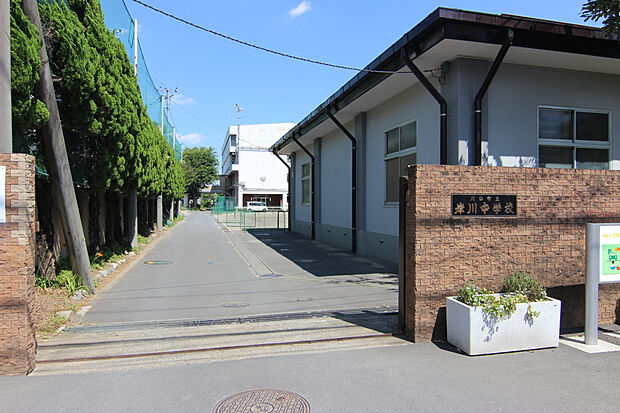 岸川中学校（約900m）