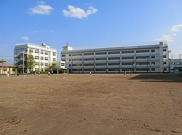 北中学校（約2,200m）