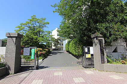 木崎中学校 882m