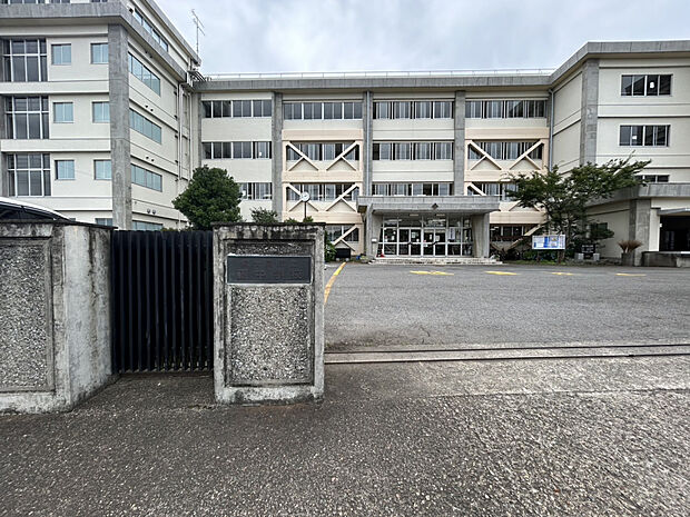 藤中学校（約1,040m）