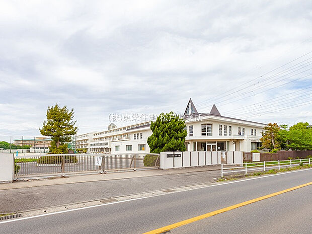 松戸市立小金北中学校（徒歩13分）（約961m）