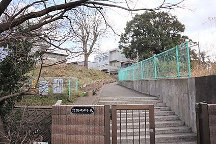 葛城中学校 1300m