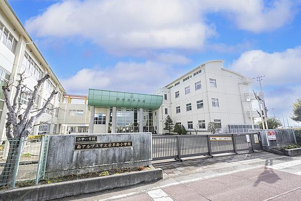 南アルプス市立若草南小学校(最短:約500m/徒歩7分・最長:約520m/徒歩7分)