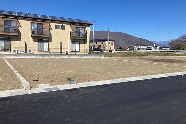 No.4_土地（撮影_2024年3月）敷地南西より撮影。土地面積201.79m2（61.04坪）