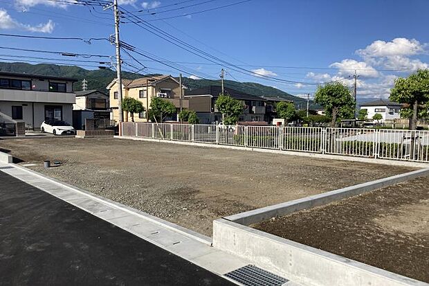 No.1_土地（撮影_2024年5月）敷地南西より撮影。土地面積206.22m2（62.38坪）