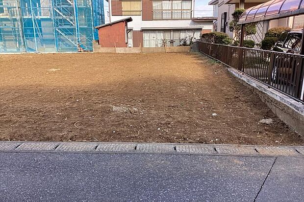 No.2_土地（撮影_2026年1月）奥行もあり、駐車場2台確保可能な区画です。