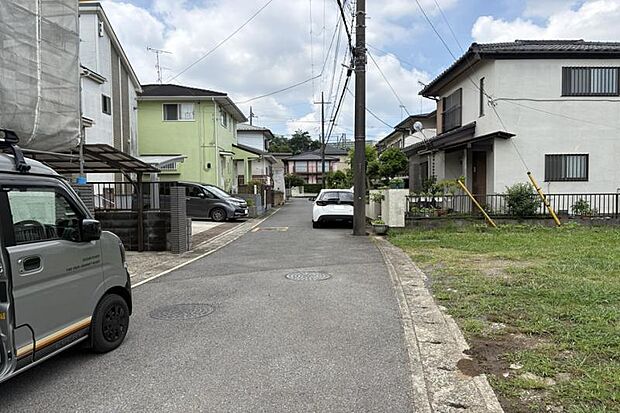 前面道路（撮影_2026年6月）幅員約4.6mの前面道路。