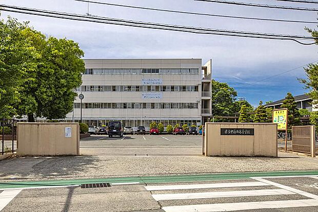 山梨県立甲府西高等学校(約1,130m・徒歩15分)