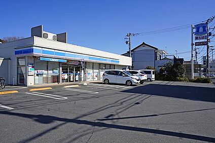ローソン武蔵村山中央三丁目店 210~330m(3~5分)
