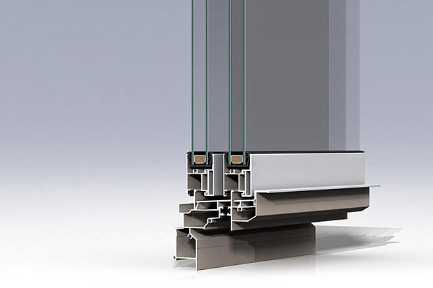 【アルミ樹脂複合サッシ　】暖房の熱を逃がしにくい断熱性の高い窓。　※開口の種類により一部複層ガラスアルミサッシの仕様となる場合もあります。