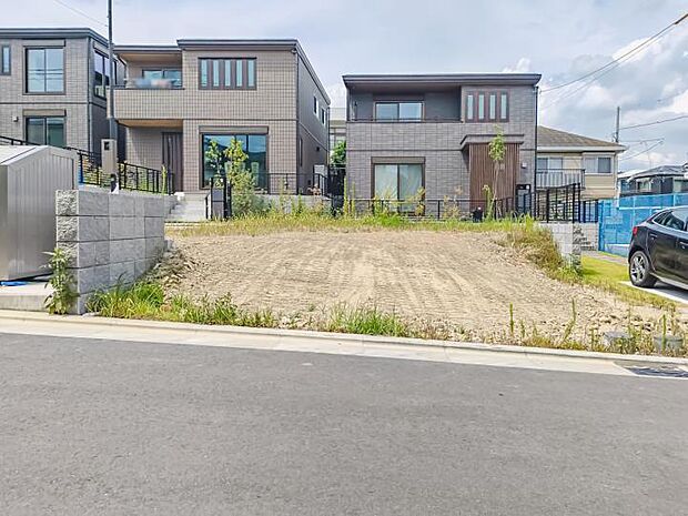 No.8_土地2（撮影_2025年9月）34.14坪の整形地でプランニングしやすい区画です。