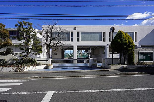 横浜市立あざみ野中学校（約1,280m・徒歩16分）