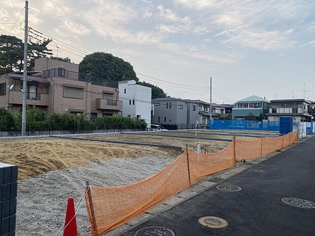 【分譲地全景2（撮影_2025年_8月）】静かな住宅街の中にある分譲地です。※販売済区画を含む場合がございます。最新の販売状況は区画図等をご参照下さい。