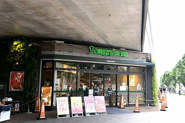 クイーンズ伊勢丹 武蔵境店(約1,620m・徒歩21分)
