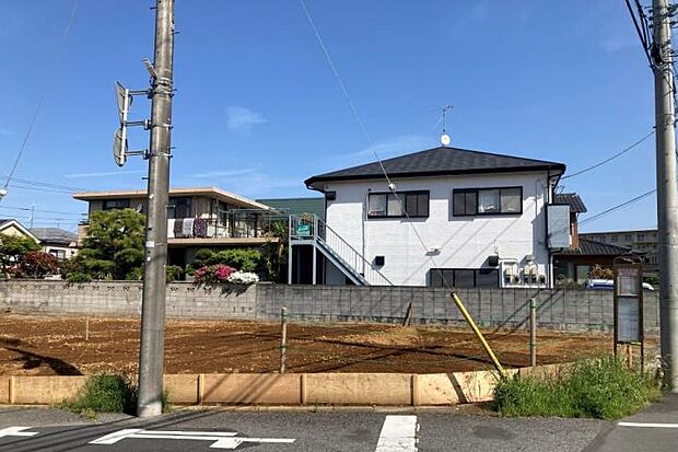 No.2_土地(撮影_2026年4月)二方向道路区画で自由設計でご計画いただけます。