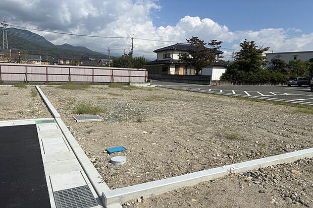 No.6_土地1(撮影_2026年9月)244.40m2(73.93坪)。理想の間取りやお庭づくりなど、自由設計の魅力が広がります。