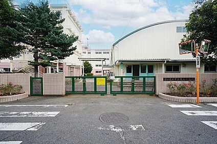 さいたま市立原山小学校 225m(4分)