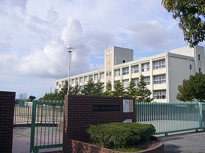 明石市立魚住東中学校 約2000m～2030m(徒歩約25分～26分)
