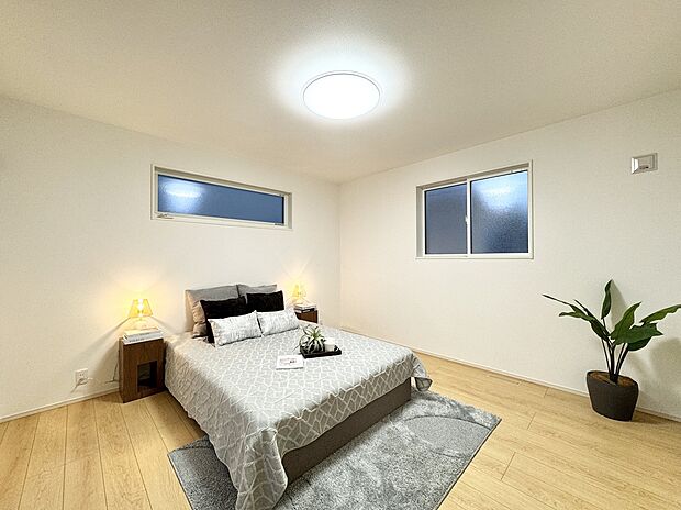 ◇主寝室は、上質なくつろぎを提供する贅沢な空間。心からリラックスできるひとときを演出します♪※施工事例