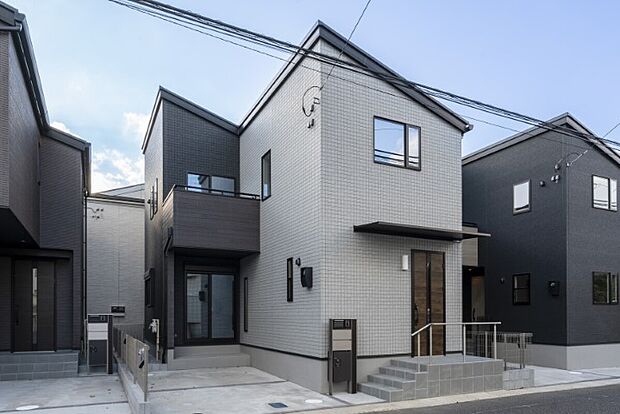 【外観】◆東葉高速線「船橋日大前」駅まで徒歩15分、東葉高速線・新京成線「北習志野」駅まで徒歩17分 ◇船橋新京成バス「日大習志野高校」まで停歩4分、「津田沼」駅まで乗車34分