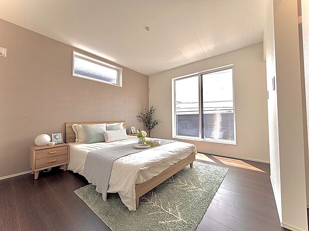 【主寝室】◇WIC付きの主寝室はご家族の衣類や季節の物をしまえ、いつもお部屋がすっきりと片付きます。綺麗なお部屋で一日の疲れが癒されます。
※イメージ