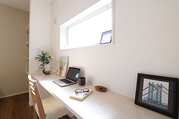 【カウンター】◇タタミコーナーにはカウンターがついており、お子様のスタディスペースや書斎としてご使用いただけます。※施工事例