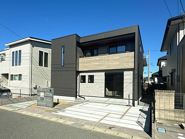 【外観 】◇職人技が息づく注文住宅発祥のこだわり外観。質感と意匠に徹底的に向き合い、住むほどに誇れる唯一無二の佇まいを実現。※施工事例