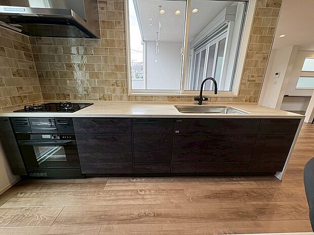 施工例　革新的なデザインと優れた機能性は毎日欠かせないキッチンワークに歓びをプラス