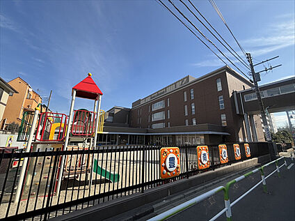 豊南幼稚園　 約400m(徒歩5分)