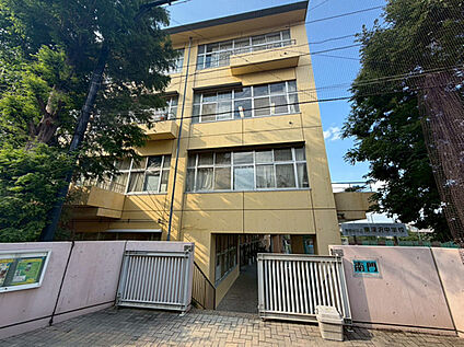 東深沢中学校 約480m(徒歩6分)