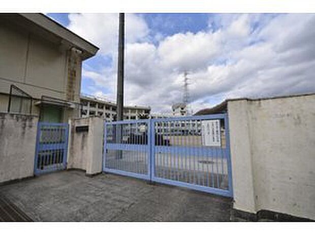 広島市立中野東小学校（約600m）