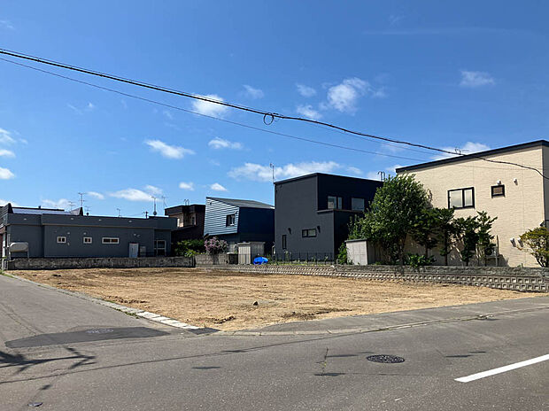 【現地写真】
土地面積は全区画ゆとりの約50坪です。更地でお引渡しいたします。
（2025年8月撮影）