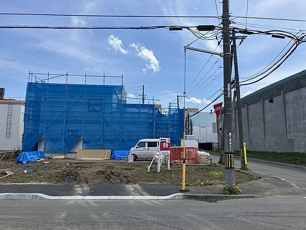 【1号地現地写真】
全9区画の分譲地が登場です。土地面積は39坪以上。お住まいが完成し建ち並ぶと、素敵な一画になりそうですね。
(2026年5月撮影)
