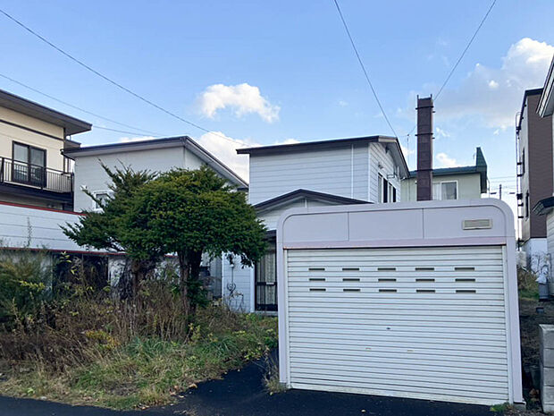 【現地写真】
現在古家がございますが、解体後更地でのお引渡しになります。2026年1月末頃のお引渡し予定です。
(2025年11月撮影)