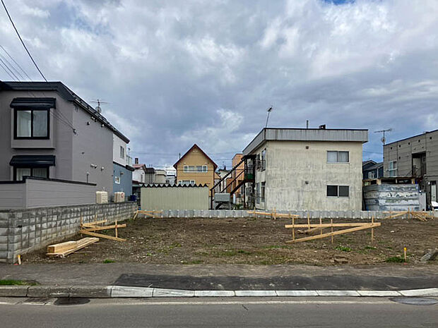【現地写真】
JR「太平」駅まで徒歩約12分の閑静な住宅街に登場の売地です。全4区画、約54坪のゆとりの広さがございます。
（2026年4月撮影）
