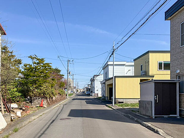 【現地写真】
静かで落ち着いた生活が望める第一種低層住居専用地域。住環境良好の立地に夢のマイホームをぜひご実現ください。
（2026年4月撮影）