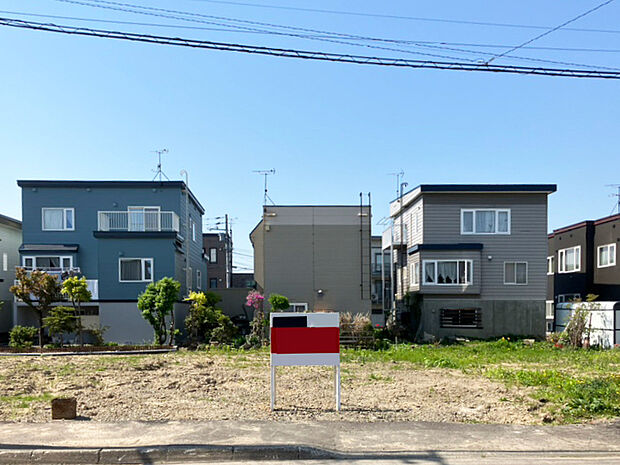【【現地写真】】幅員約10mの南東側道路に面し、陽当りが良く開放感がございます。1号地は南西側道路にも面した角地です。
(2024年5月撮影)