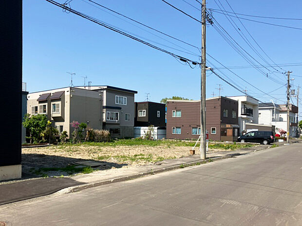 【【現地写真】】ゆったりとした整形地につき、建築設計がしやすく、お庭やカースペースもご検討いただけます。
(2024年5月撮影)