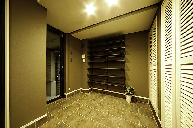 【【玄関】】（撮影：2022年11月）