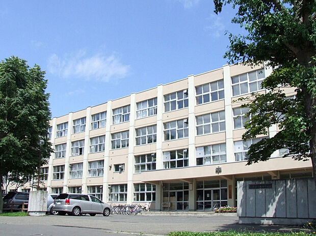 北栄中学校（約600m）