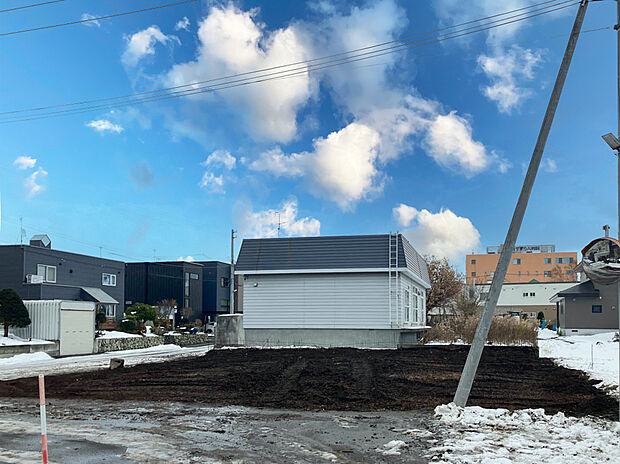 【【現地写真】】徒歩10分圏内にはスーパーやコンビニなどの買物施設が揃います。日々のお買い物にも困りません。
(2025年11月撮影)