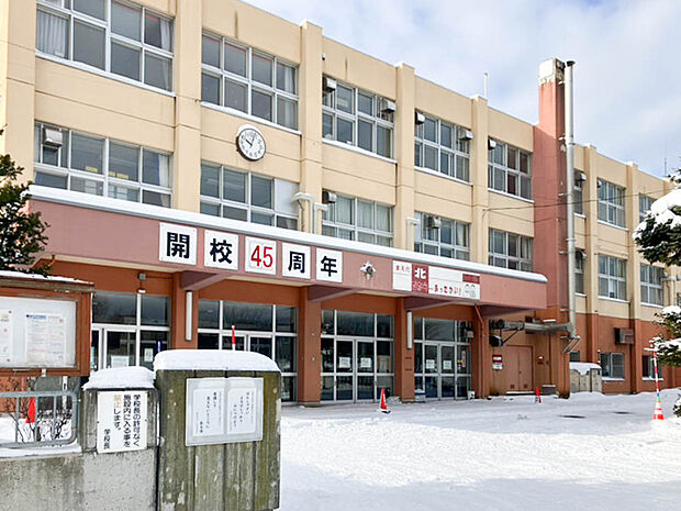 前田北小学校（約330m）