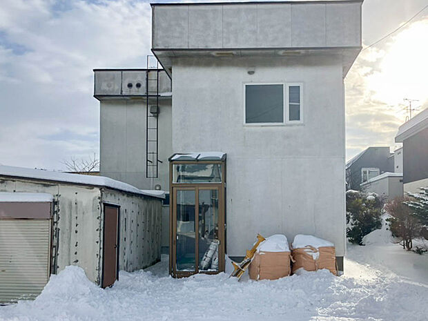 【【現地写真】】現在古家がございますが、解体後の更地渡しになります。解体費用が抑えられ、お引渡し後の建築がスムーズに進みます。
(2025年12月撮影)