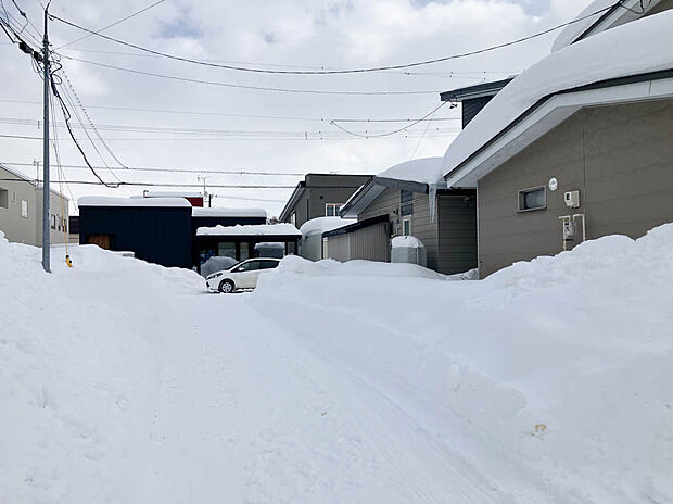 【【現地写真】】教育機関や公園が身近に揃い、子育て世帯にもやさしい立地です。ぜひ周辺環境と合わせて現地をご覧ください。
(2026年2月撮影)