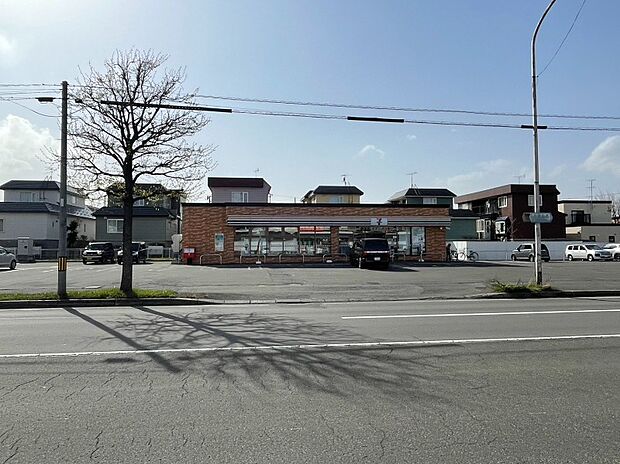 セブンイレブン札幌屯田6条店（約450m）